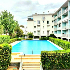 Front de Mer et Grande Piscine pour un appartement chic et cosy, appartement en résidence à Canet en Roussillon, à 10 minutes de Perpignan
